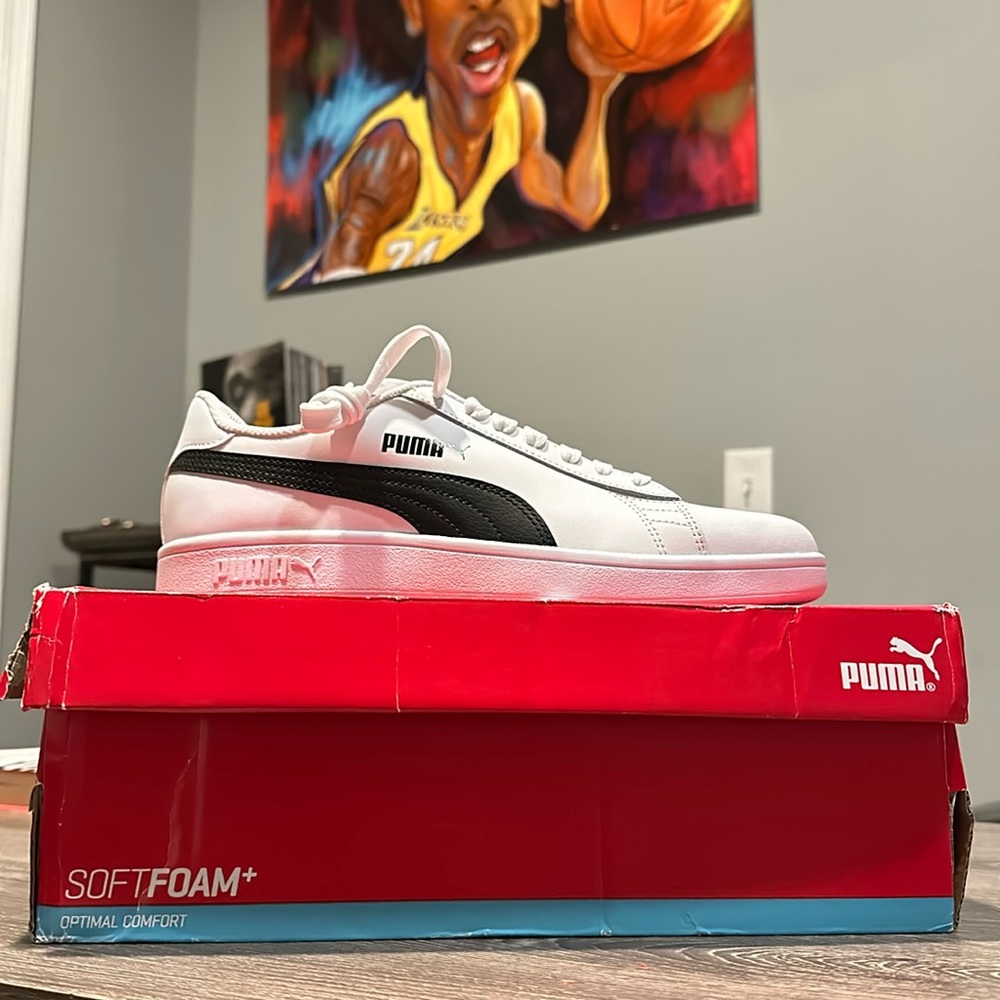NWT Puma Smash v2